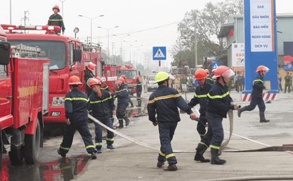 Executing and supervising officials are necessarily be trained  on fire prevention and fighting?