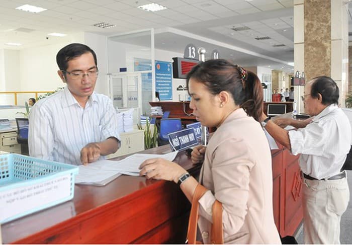 Does the commune confirm non-agricultural land use tax declaration dossiers?