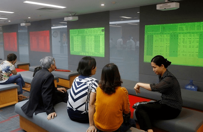VN-Index rises to seven-week high