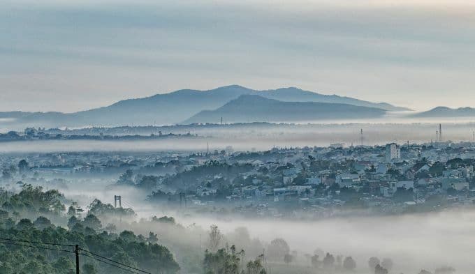 Gia Lai smothered in fog at dawn