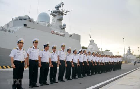 Vietnam naval ship visits Russia