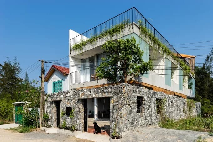 Quang Nam house opens up to nature