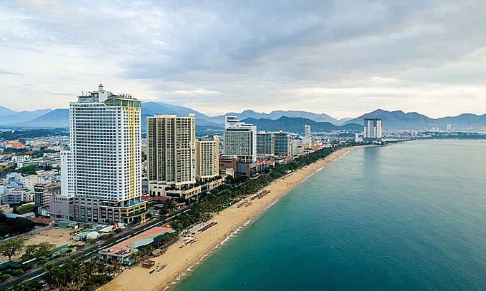 Resort real estate plunges