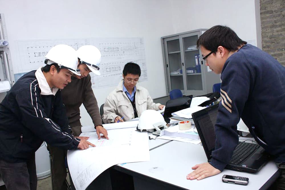 Documents proving the contractor's capability in mobilizing equipment