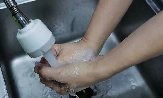 Tap water unsafe, Hanoians warned
