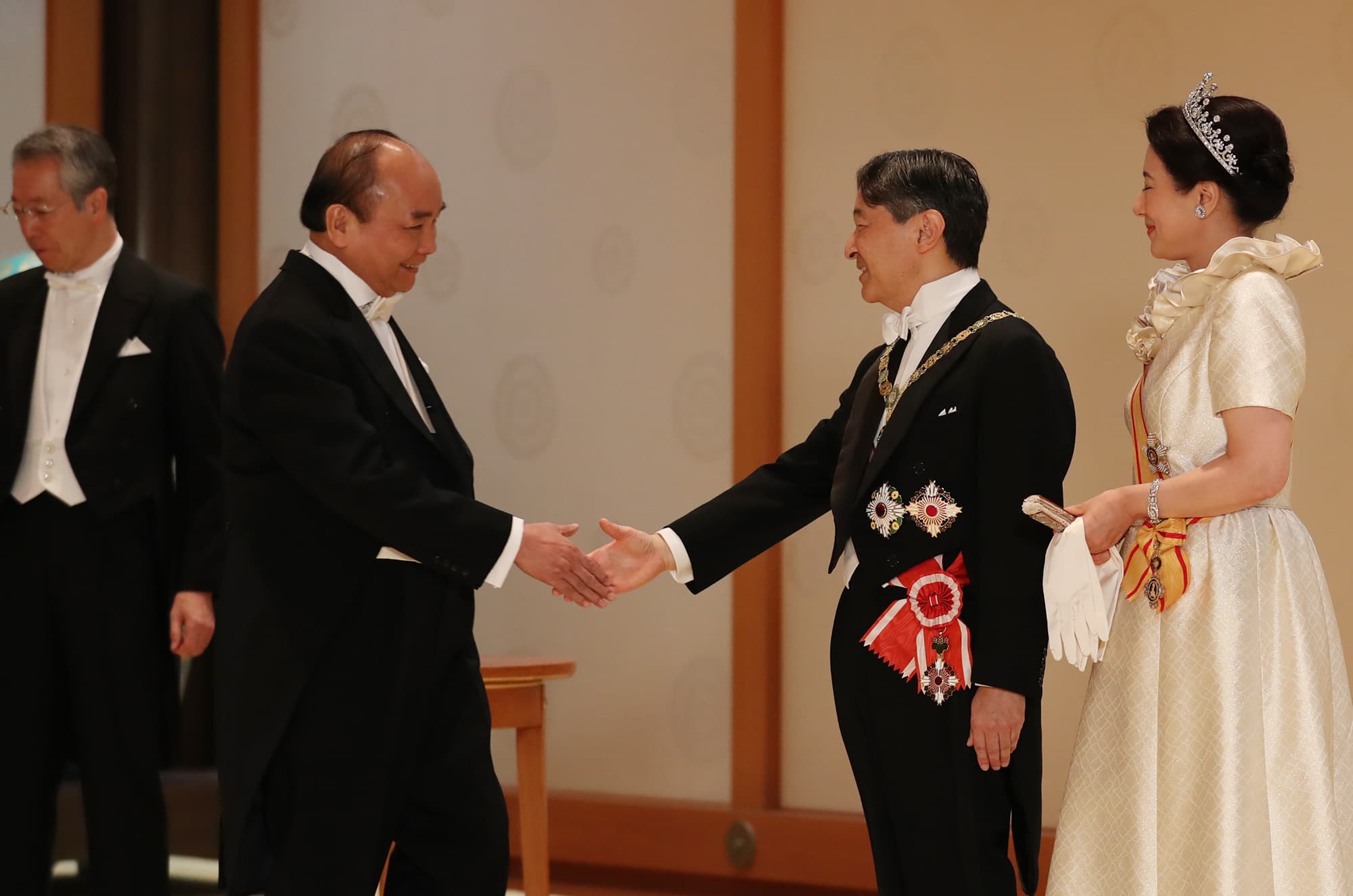 PM Phuc wraps up tour to Japan 