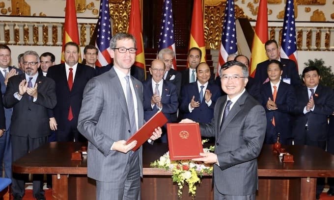 Vietnam, US ink $2.7 bln deals