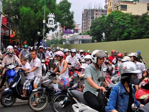HCM City checks motorcycle emissions