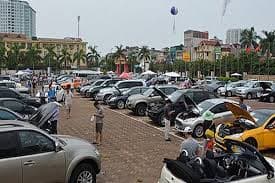 Are public non-business units allowed to decide on their own liquidation of cars?