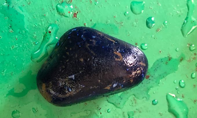 Man spends $225,000 on fake meteorites