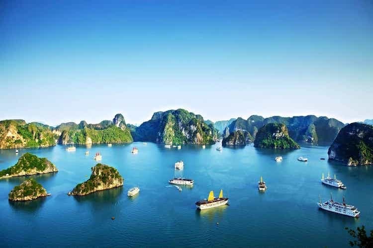 Ha Long Bay cruises regain bustle
