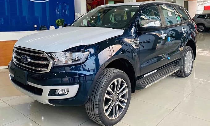 Auto sales fall 28 pct