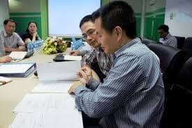 How do foreign investors make capital contributions in VN? 