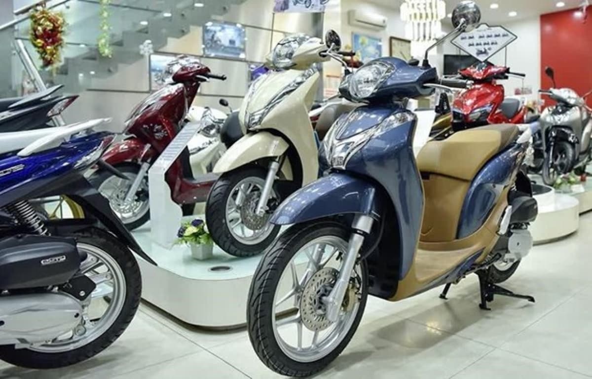 Motorcycle sales taper off 18.49%