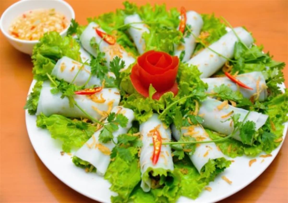 Pho rolls: a Hanoian specialty