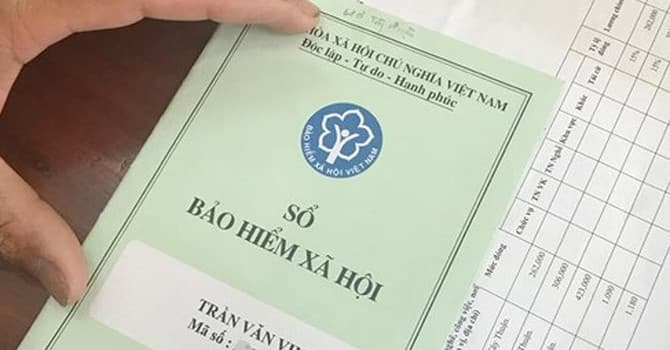 Is there an adjustment of social insurance premiums and interest due to incorrect payment?