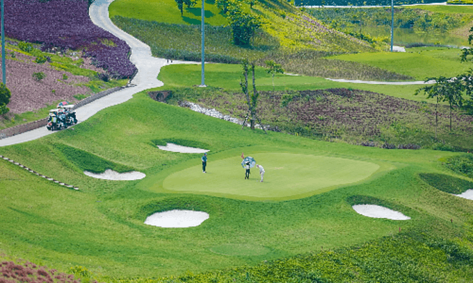 New golf projects to tee off