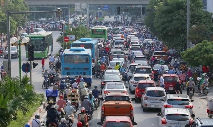 Hanoi buses keep losing passengers