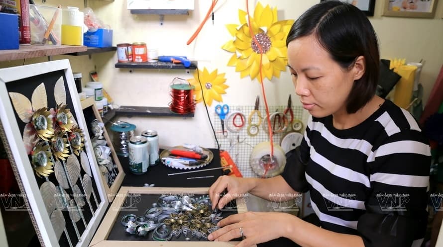 Floral painting on beer cans