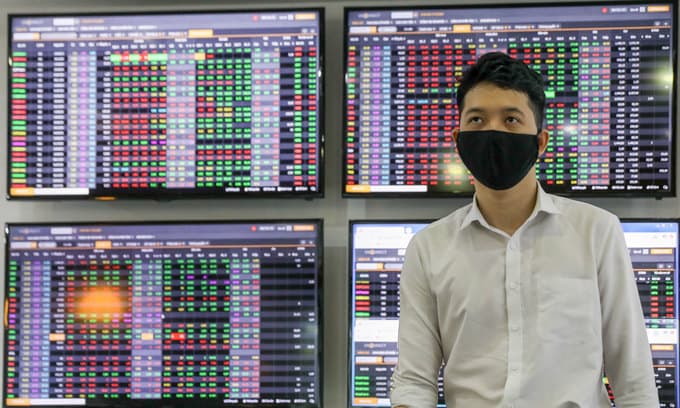 VN-Index dips to three-week low