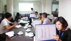 Will an account on the system expire at the time of opening bid be disqualified?