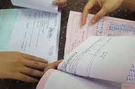 How do customers return goods and handle invoices?