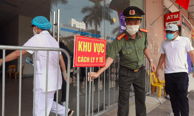 Hanoi limits gatherings to 10 people