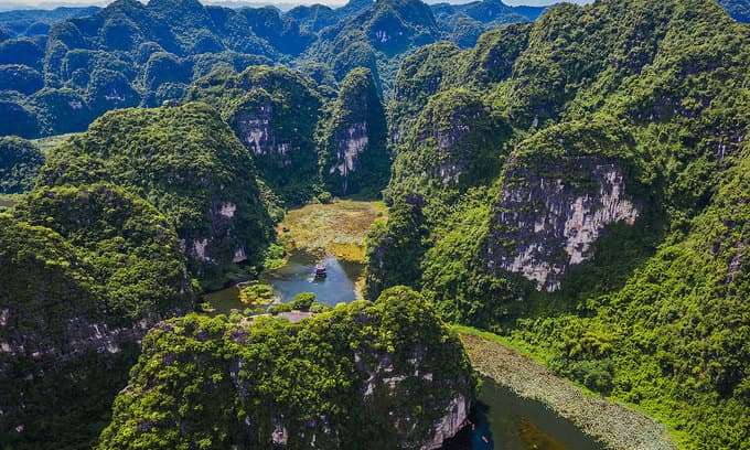 Provinces relax tourism activities