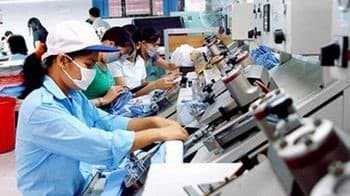 The persons who do special occupations have the right to retire earlier or later than 5 years old