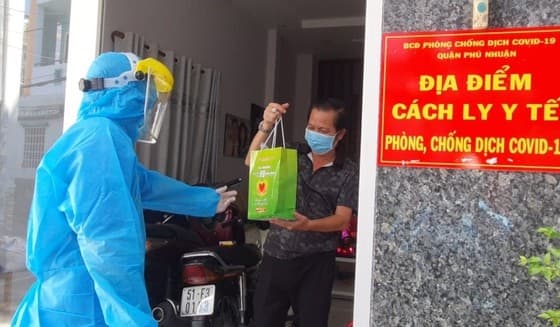 Who is quarantined at home according to the latest regulations?