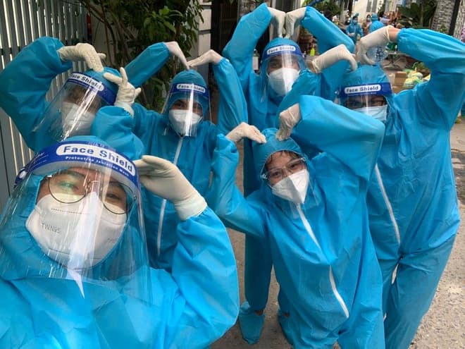 How do volunteers in the isolation ward get the benefits?