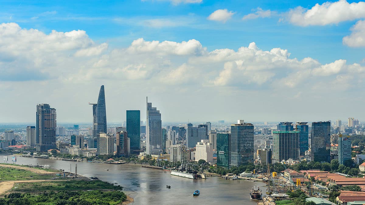 Hanoi, HCM City pay attention to urban development in 2021 