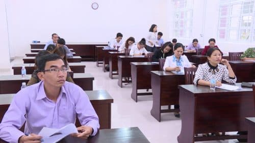 Sending civil servants and public employees to study and take exams for promotion are two different things