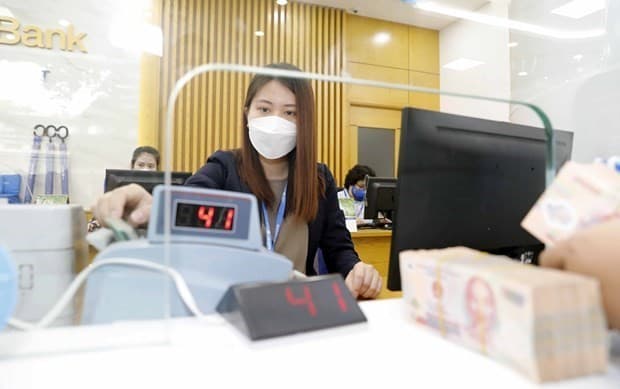 Reference exchange rate up 15 VND