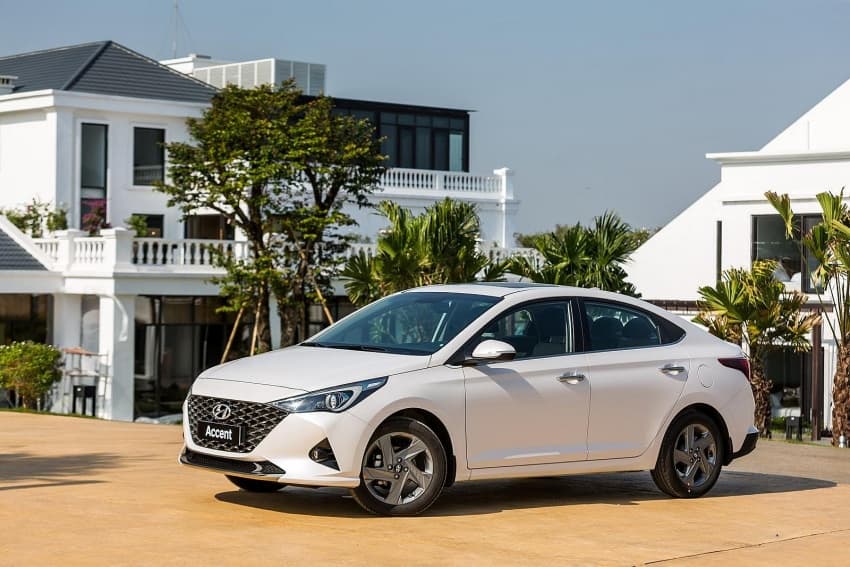 Car and motorcycle sales decrease
