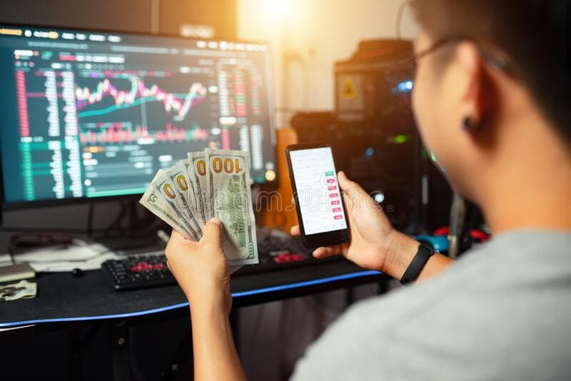 Eyeing a turnaround in the greenback