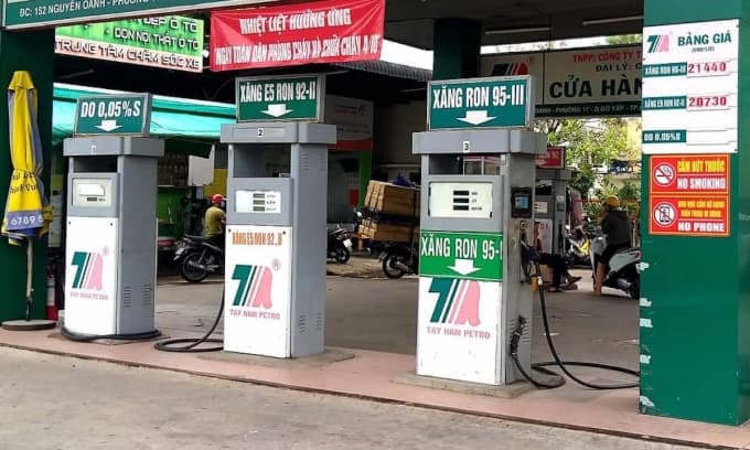 Gas stations run out of stocks, again