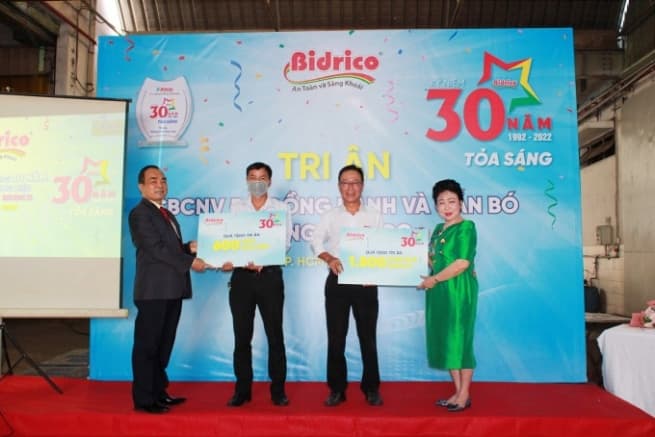 Bidrico: 30 Years of Glory