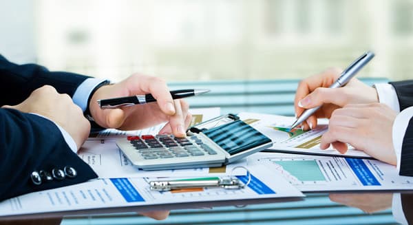 Does cutting back-up equipment have to adjust the project cost estimate?