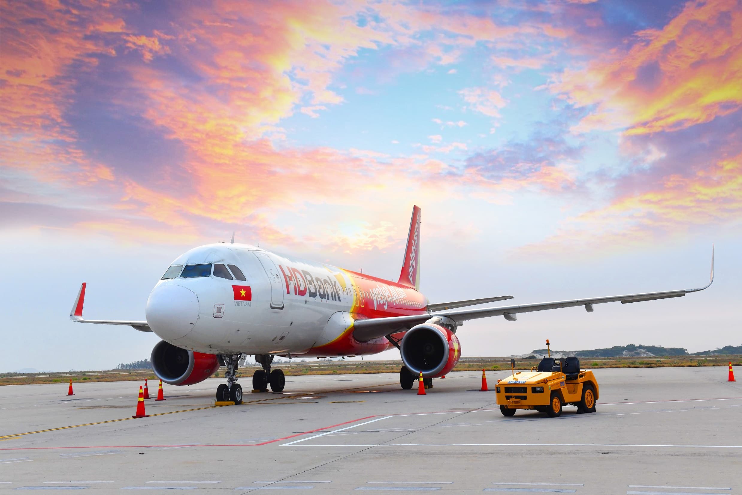 Which challenges face airlines?