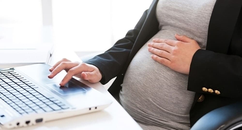 Can pregnant female employees work overtime?