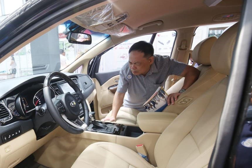 Car industry remains flat
