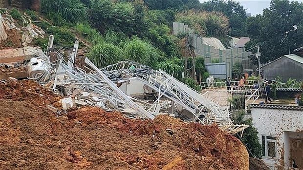 5 rescued from Da Lat landslide