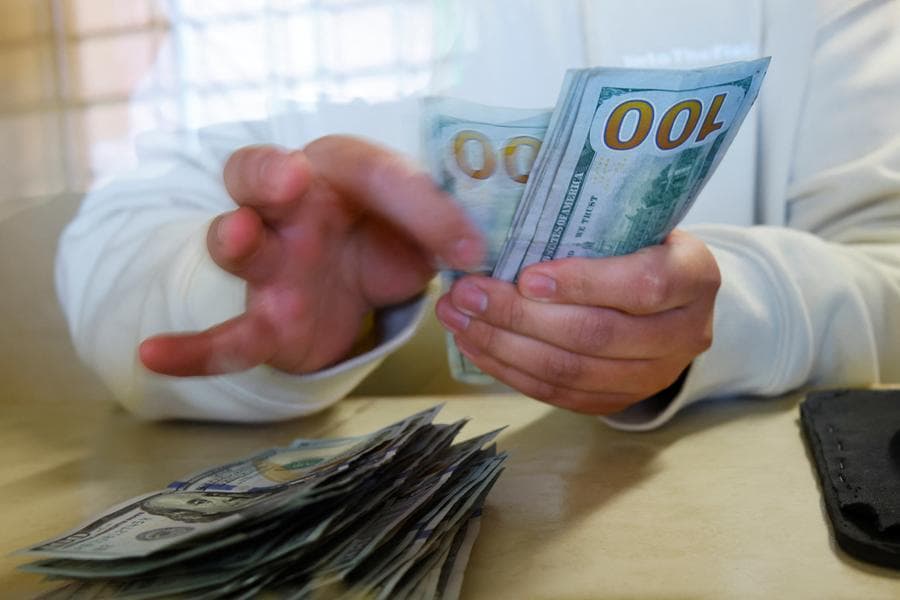 Another angle on de-dollarisation