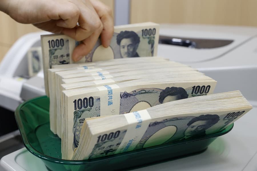 Is the yen still a safe asset?