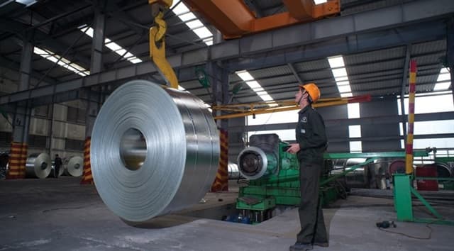 Shares struggle to stay higher