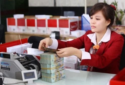 Bank credit increases again in March