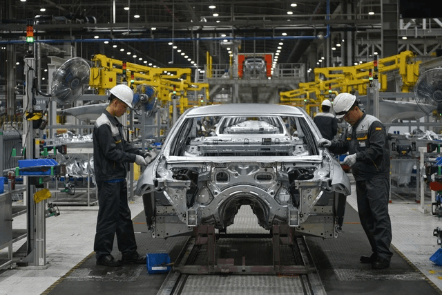 Viet Nam’s PMI hits a plateau in May