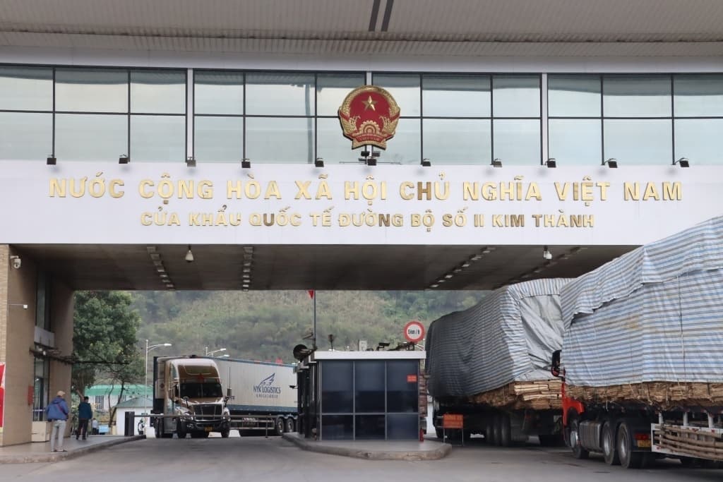 Exports sets a record US$ 400 billion