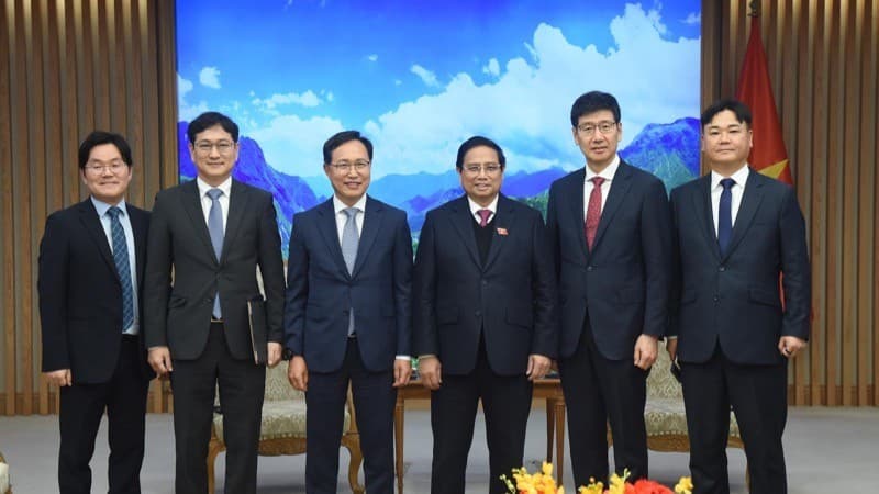 PM receives Samsung Vietnam leaders